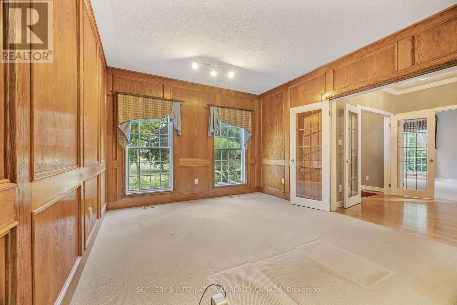 17606 THORNDALE ROAD — Thames Centre, Ontario - Photo 4 of 49