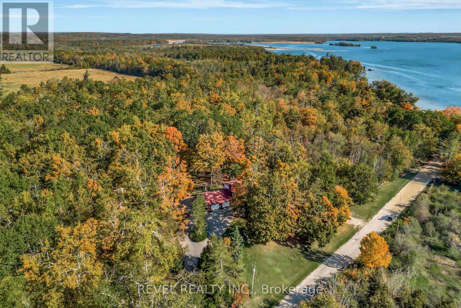 149 LAKEBREEZE ROAD — Kawartha Lakes (Fenelon), Ontario - Photo 2 of 50