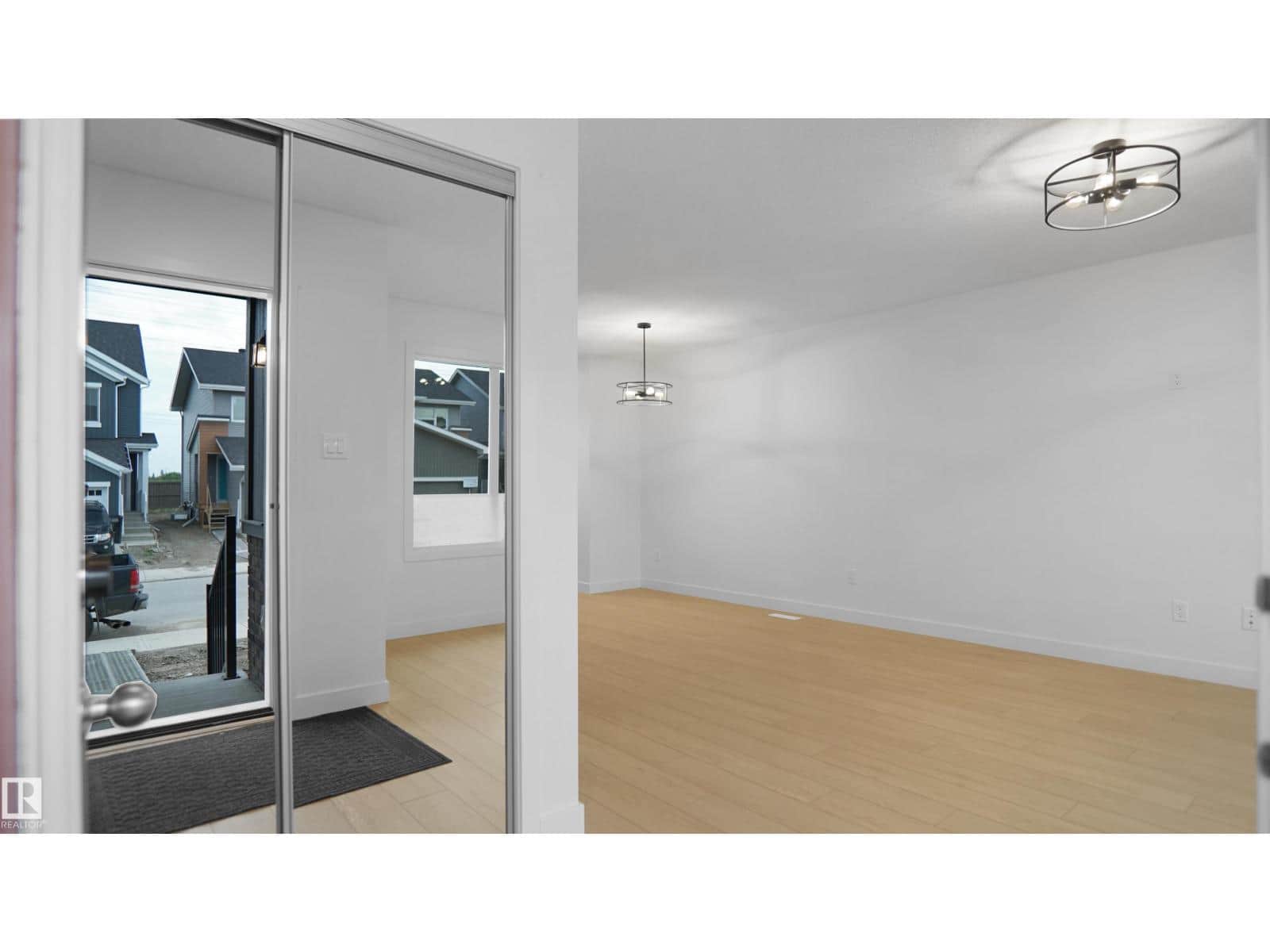 21139 25 AV NW - Photo 3 of 30, Edmonton, Alberta