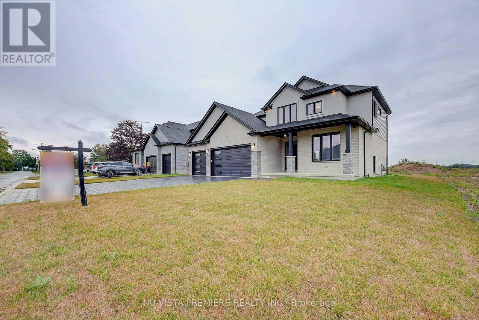 161 MCLEOD STREET — North Middlesex (Parkhill), Ontario - Photo 3 of 37