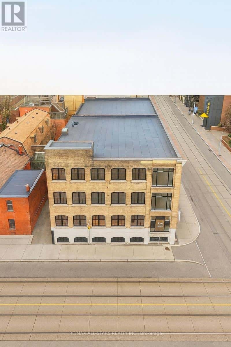 302 - 14 MCCAUL STREET — Toronto (Kensington-Chinatown), Ontario - Photo 5 of 8