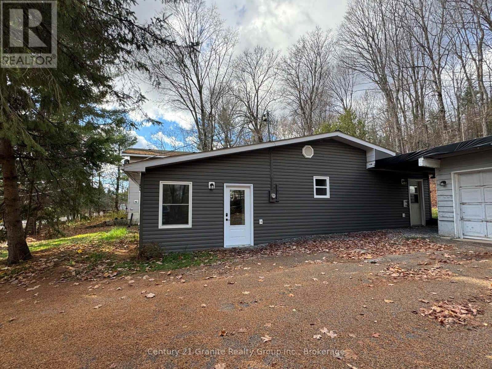 2 - 4687 COUNTY ROAD 21 ROAD — Dysart et al (Dysart), Ontario - Photo 2 of 16