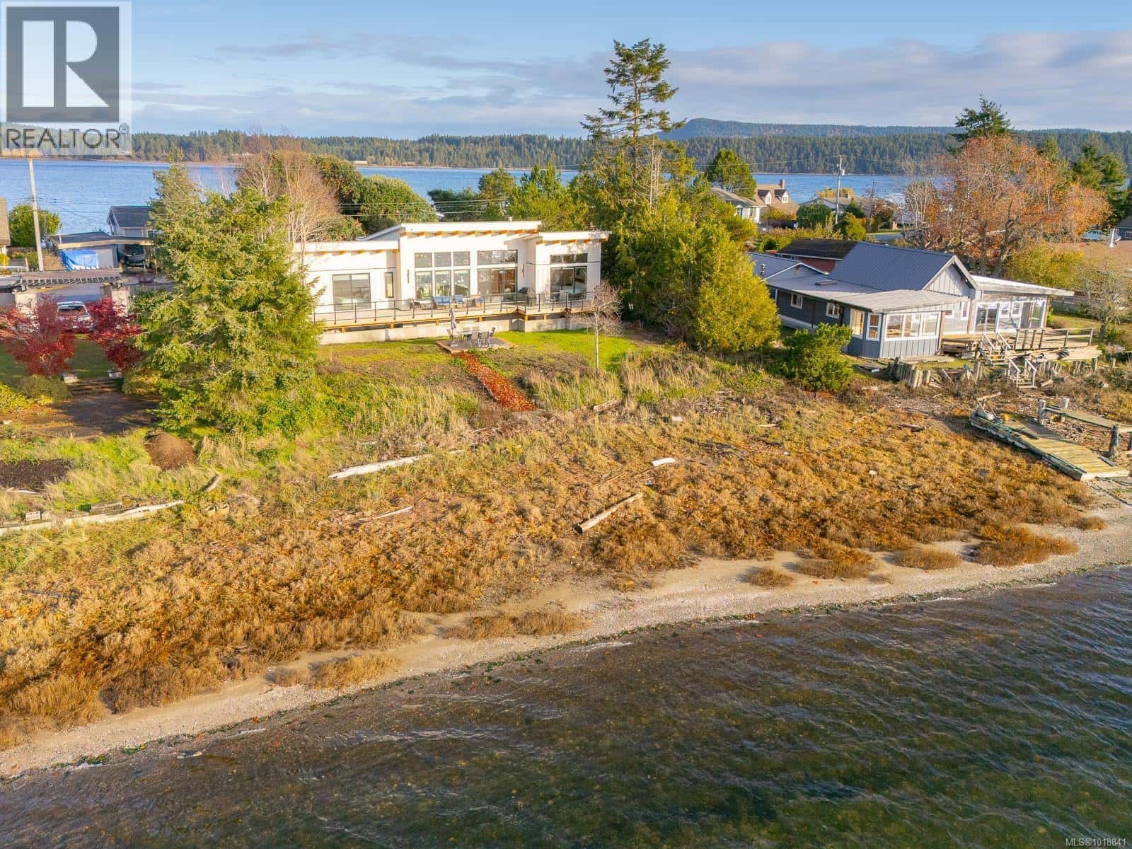 5496 Deep Bay Dr — Bowser, British Columbia - Photo 4 of 63