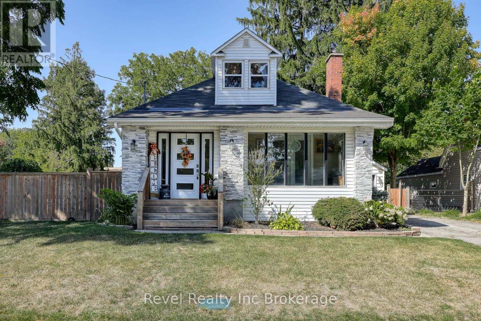 174 DELATRE STREET W — Zorra (Thamesford), Ontario - Photo 2 of 41