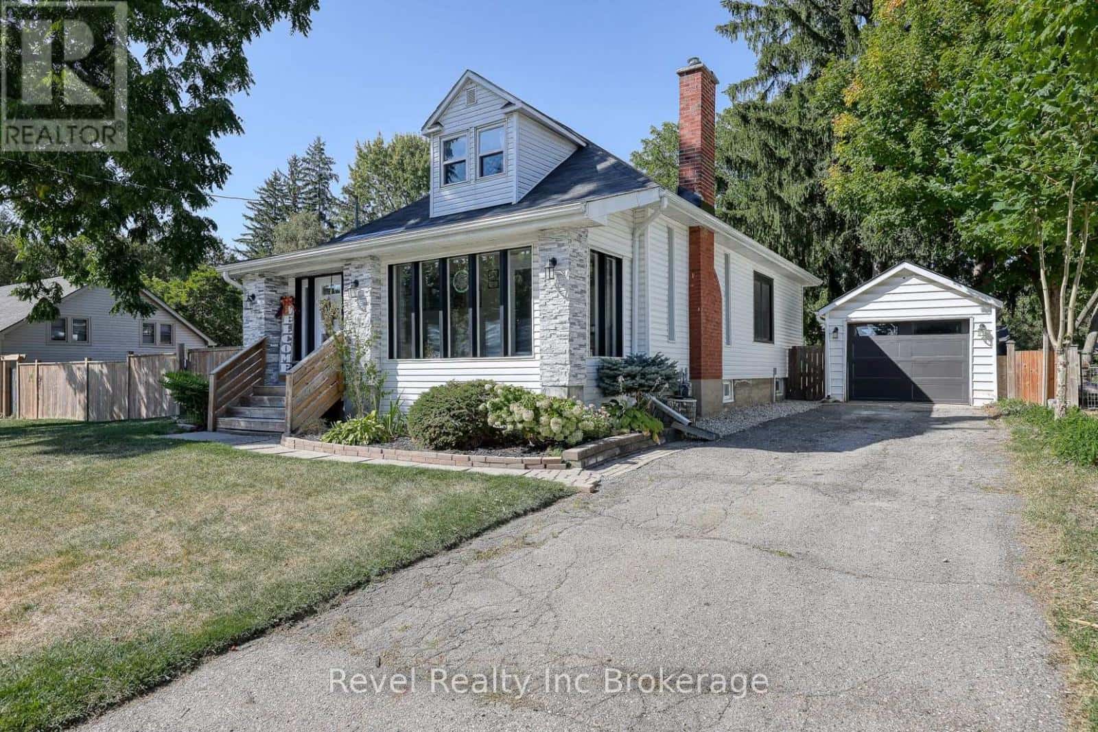 174 DELATRE STREET W — Zorra (Thamesford), Ontario - Photo 4 of 41