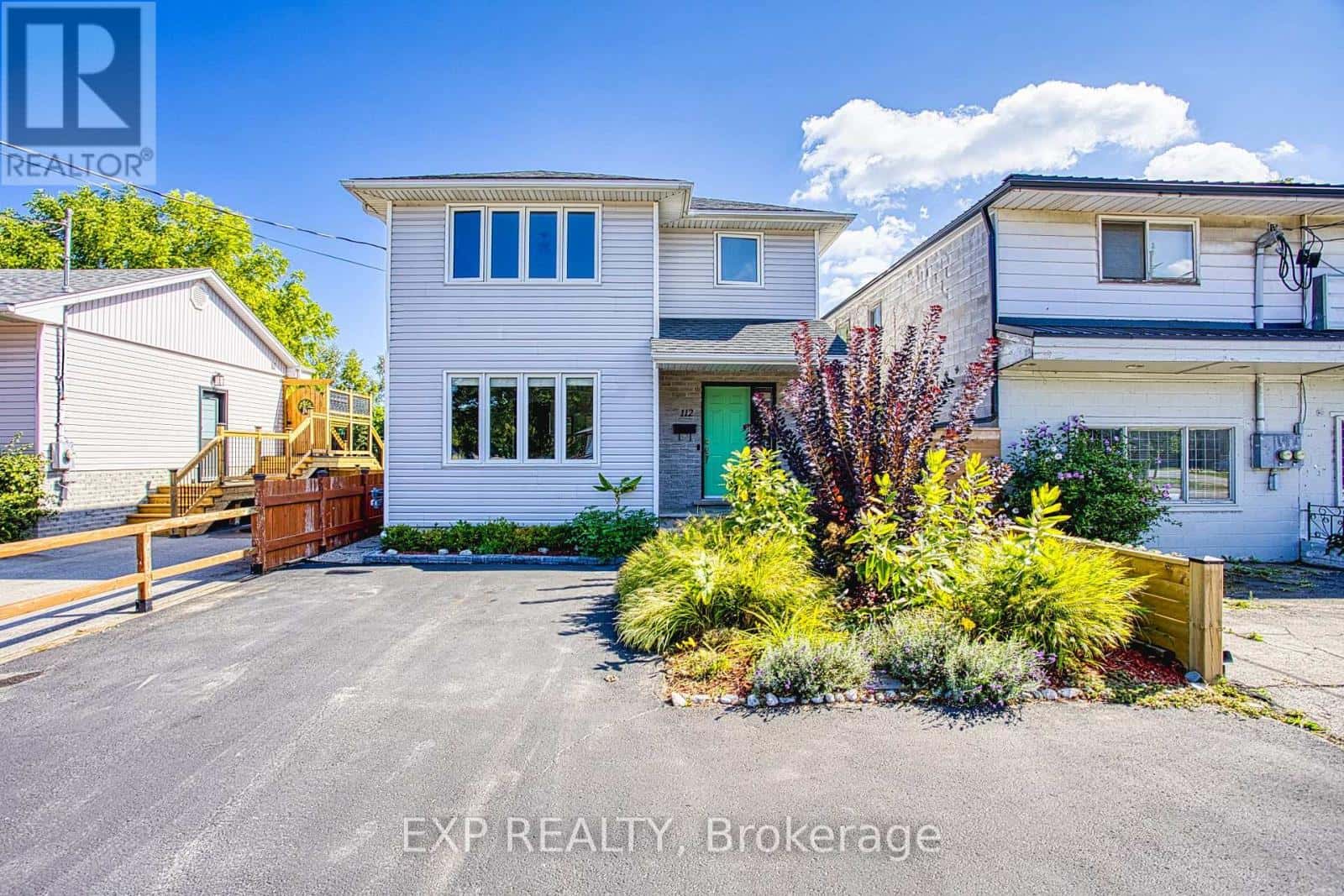 112 ARTHUR STREET — St. Catharines (Port Weller), Ontario - Photo 2 of 37