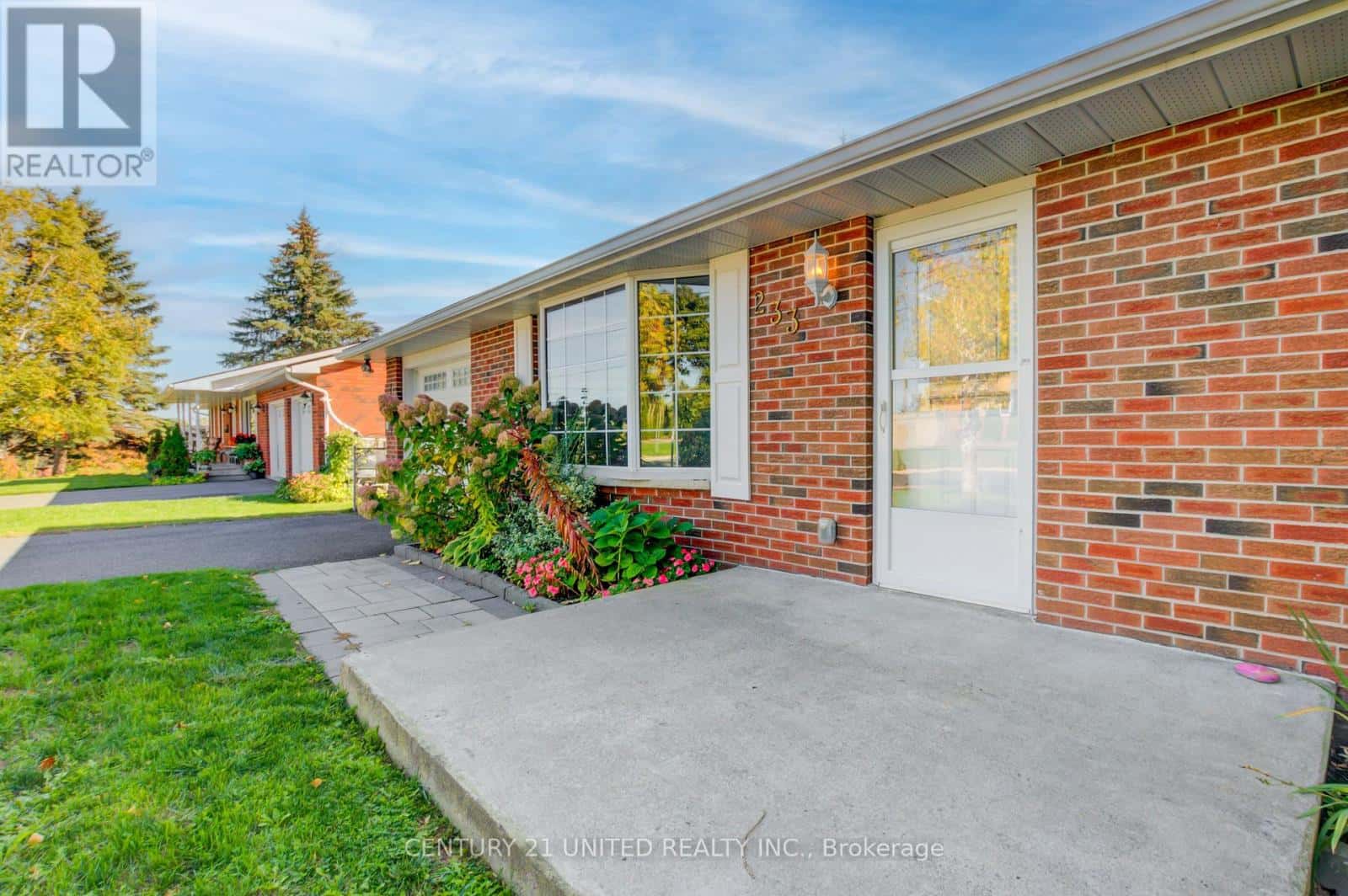 233 MARKET STREET — Trent Hills (Campbellford), Ontario - Photo 3 of 49