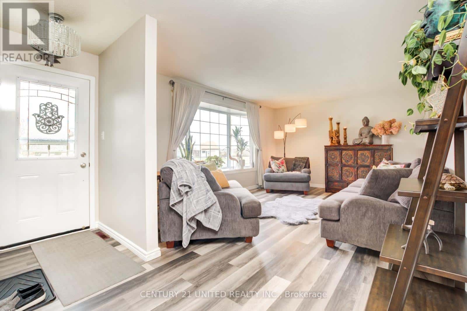 233 MARKET STREET — Trent Hills (Campbellford), Ontario - Photo 5 of 49