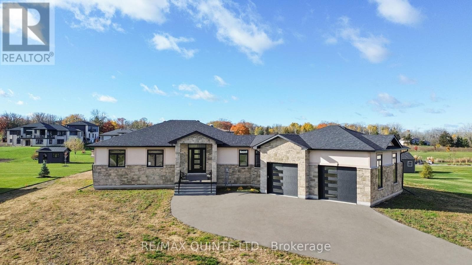 76 NAVIGATION DRIVE — Prince Edward County (Ameliasburg Ward), Ontario - Main photo