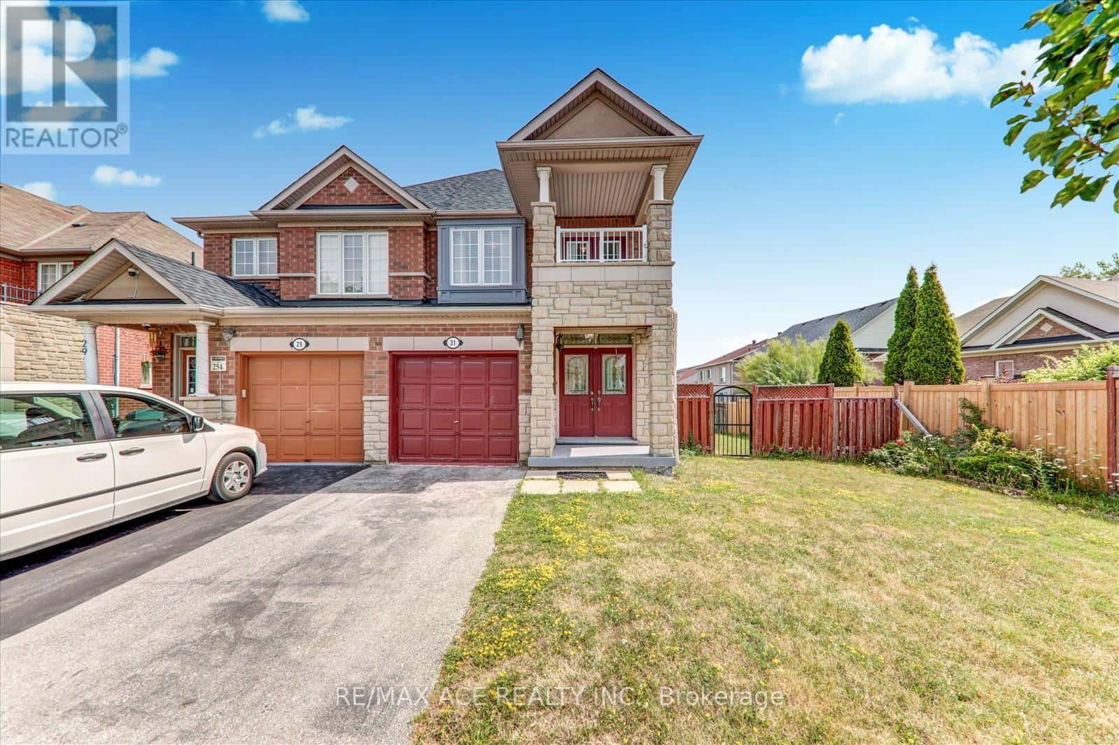 31 CHERRYPLUM WAY — Brampton (Bramalea North Industrial), Ontario - Photo 2 of 42