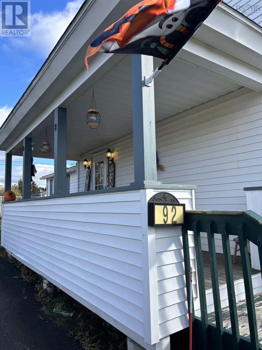 92 Victoria Street — Springhill, Nova Scotia - Photo 4 of 22