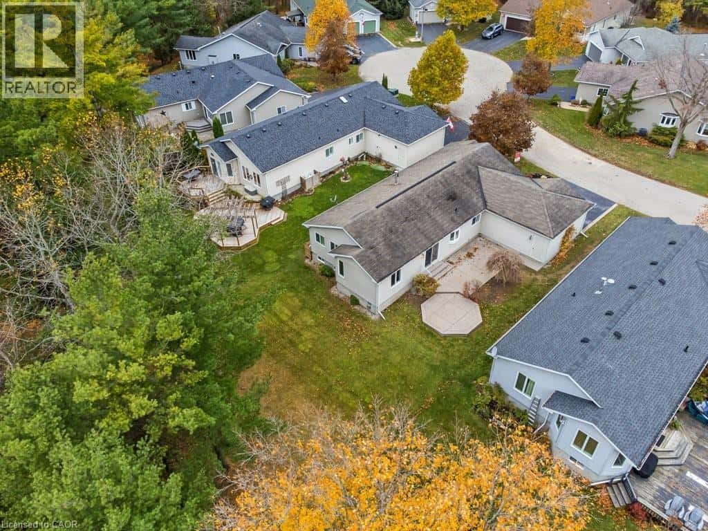 117 BUSHMILL Circle — Freelton, Ontario - Photo 5 of 49