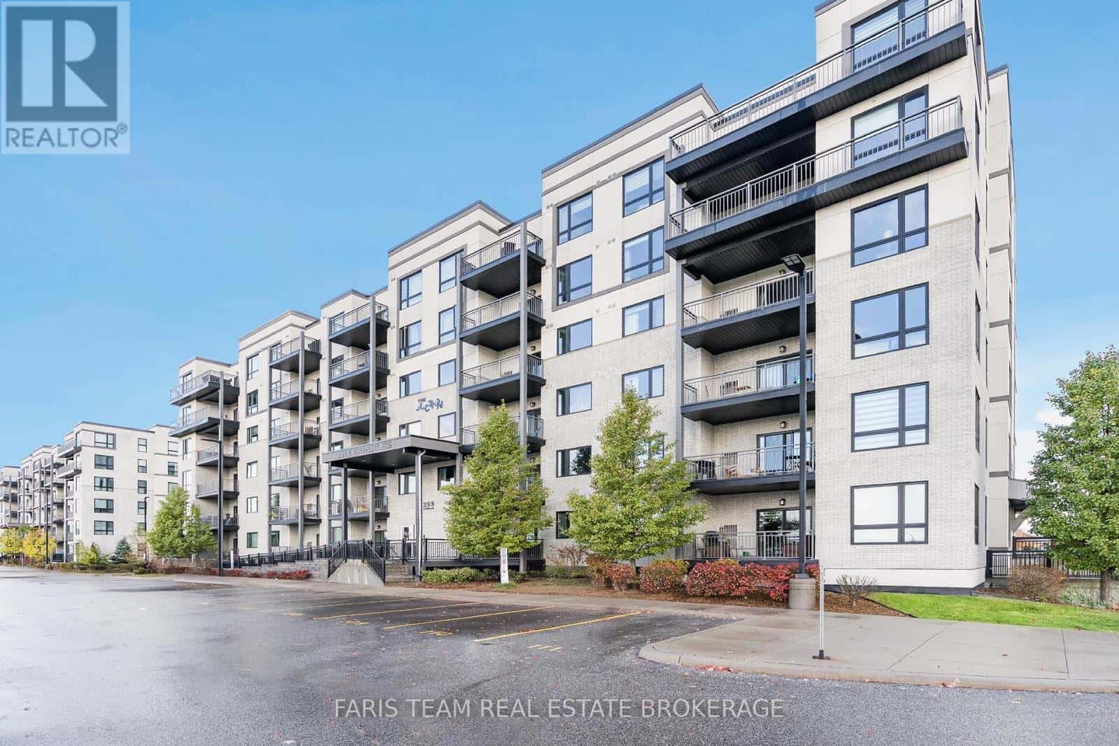 295 Cundles Road East 403