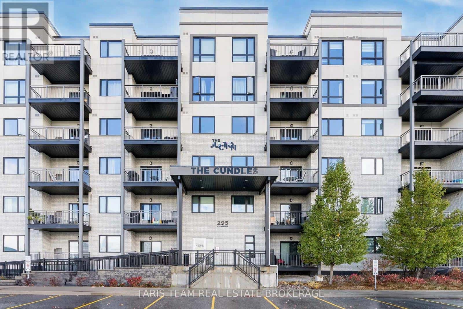 403 - 295 CUNDLES ROAD E — Barrie (Alliance), Ontario - Photo 2 of 34