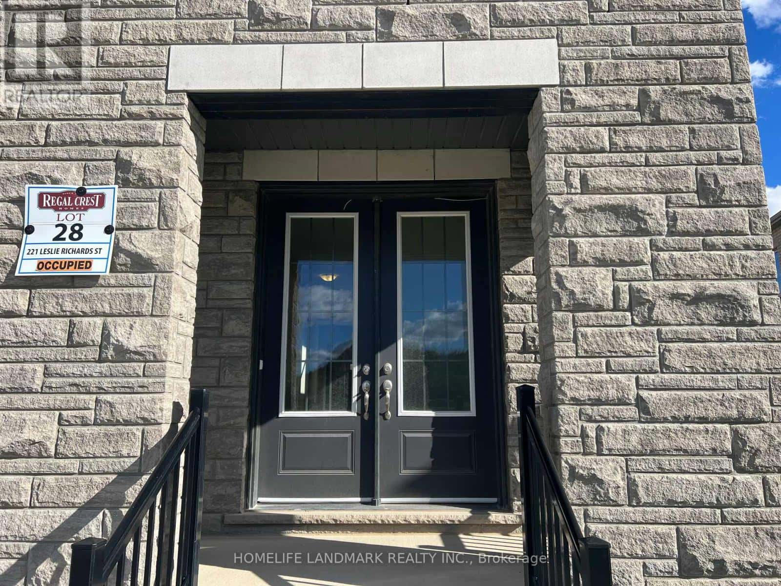 221 LESLIE RICHARD STREET — Markham, Ontario - Photo 2 of 15