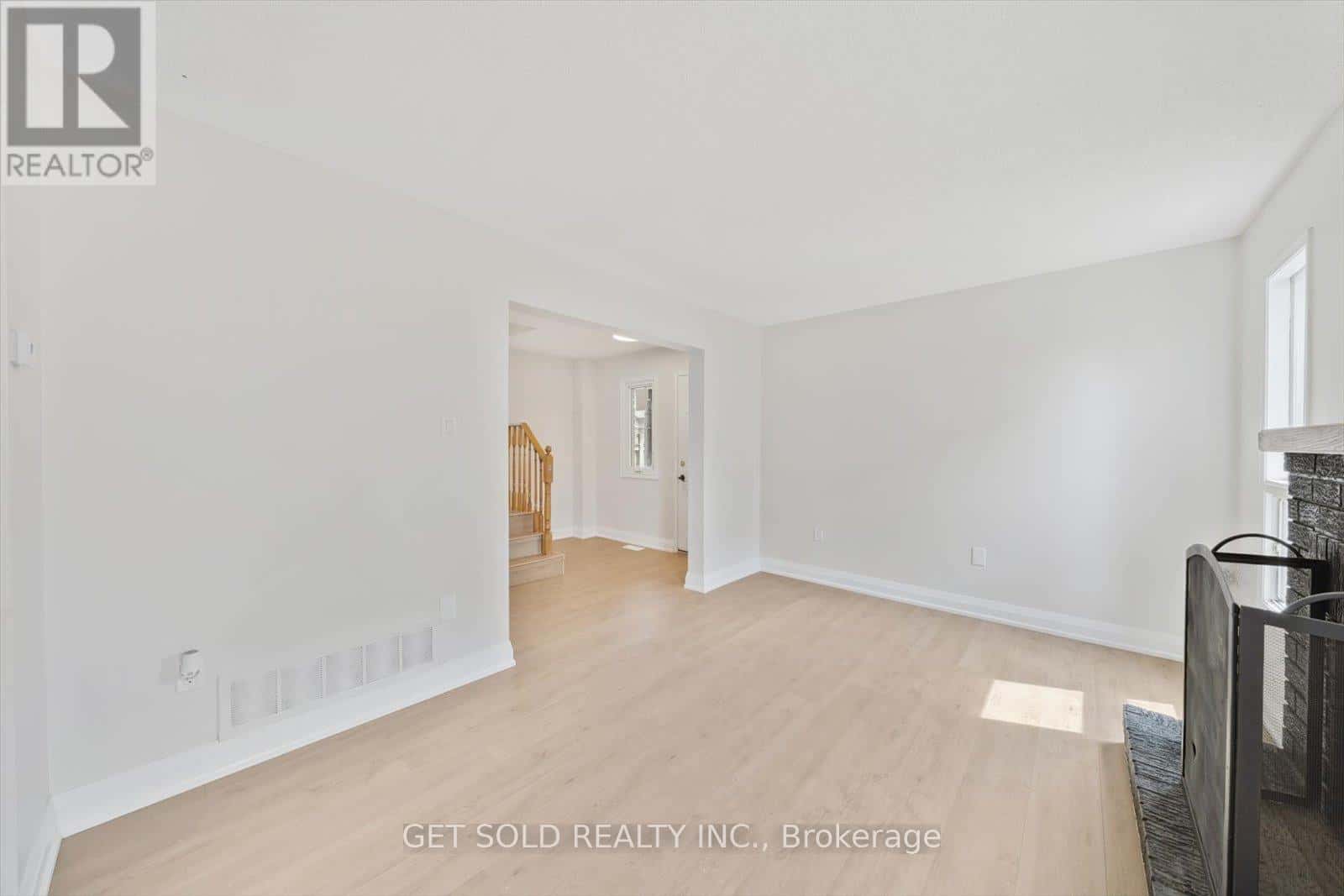 232 KOZLOV STREET — Barrie (West Bayfield), Ontario - Photo 5 of 32