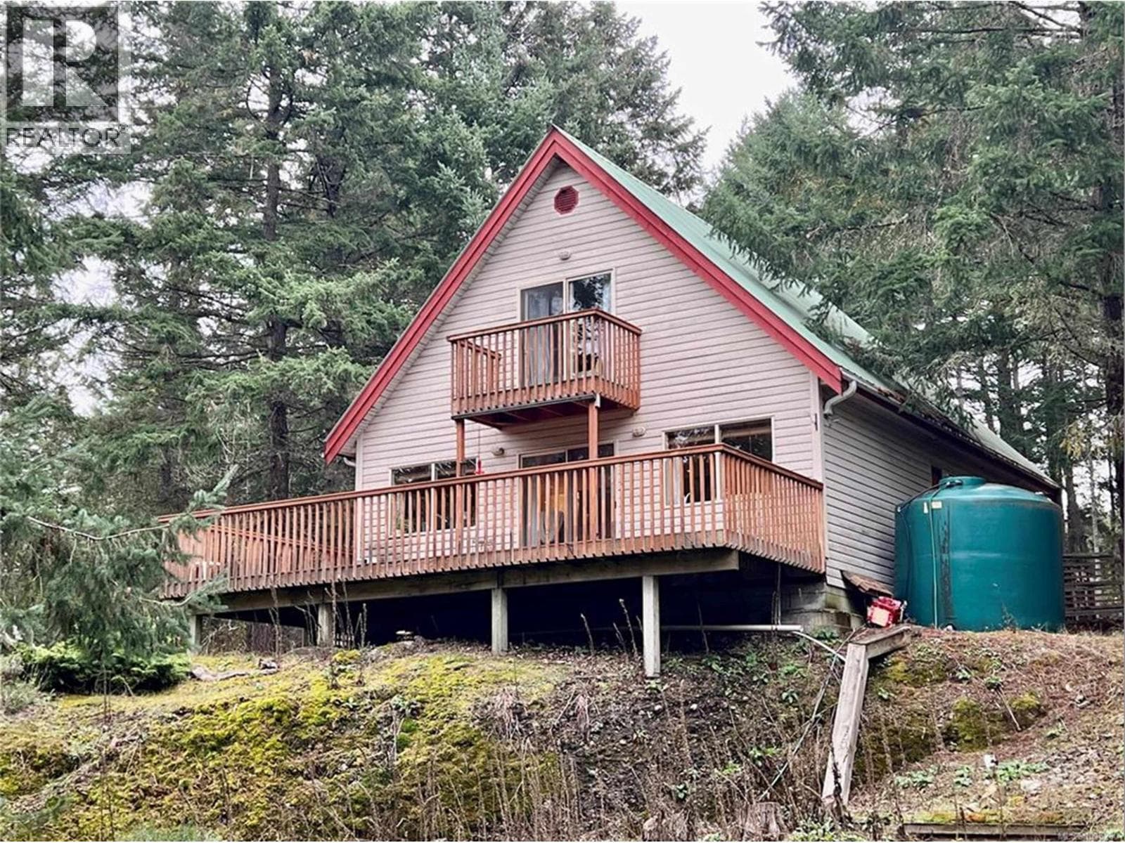 702 CHARTER ROAD — Mayne Island, British Columbia - Main photo