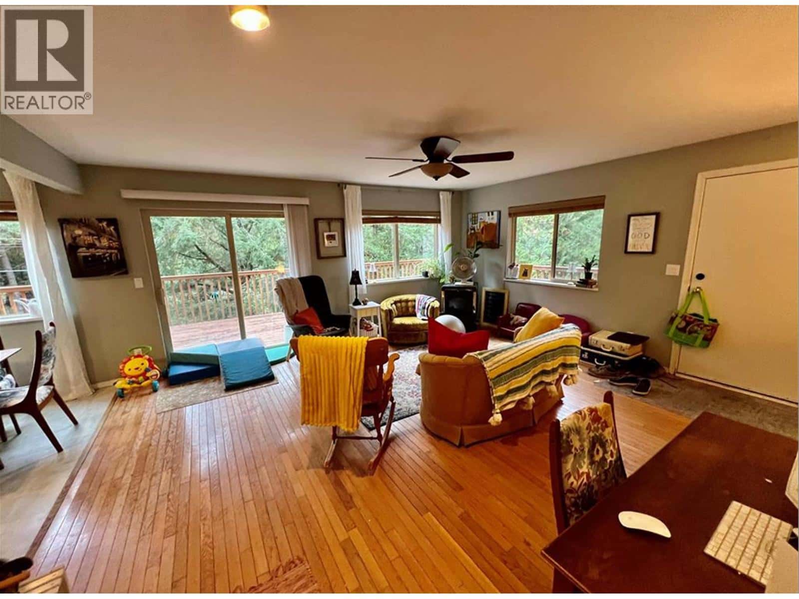 702 CHARTER ROAD — Mayne Island, British Columbia - Photo 2 of 8