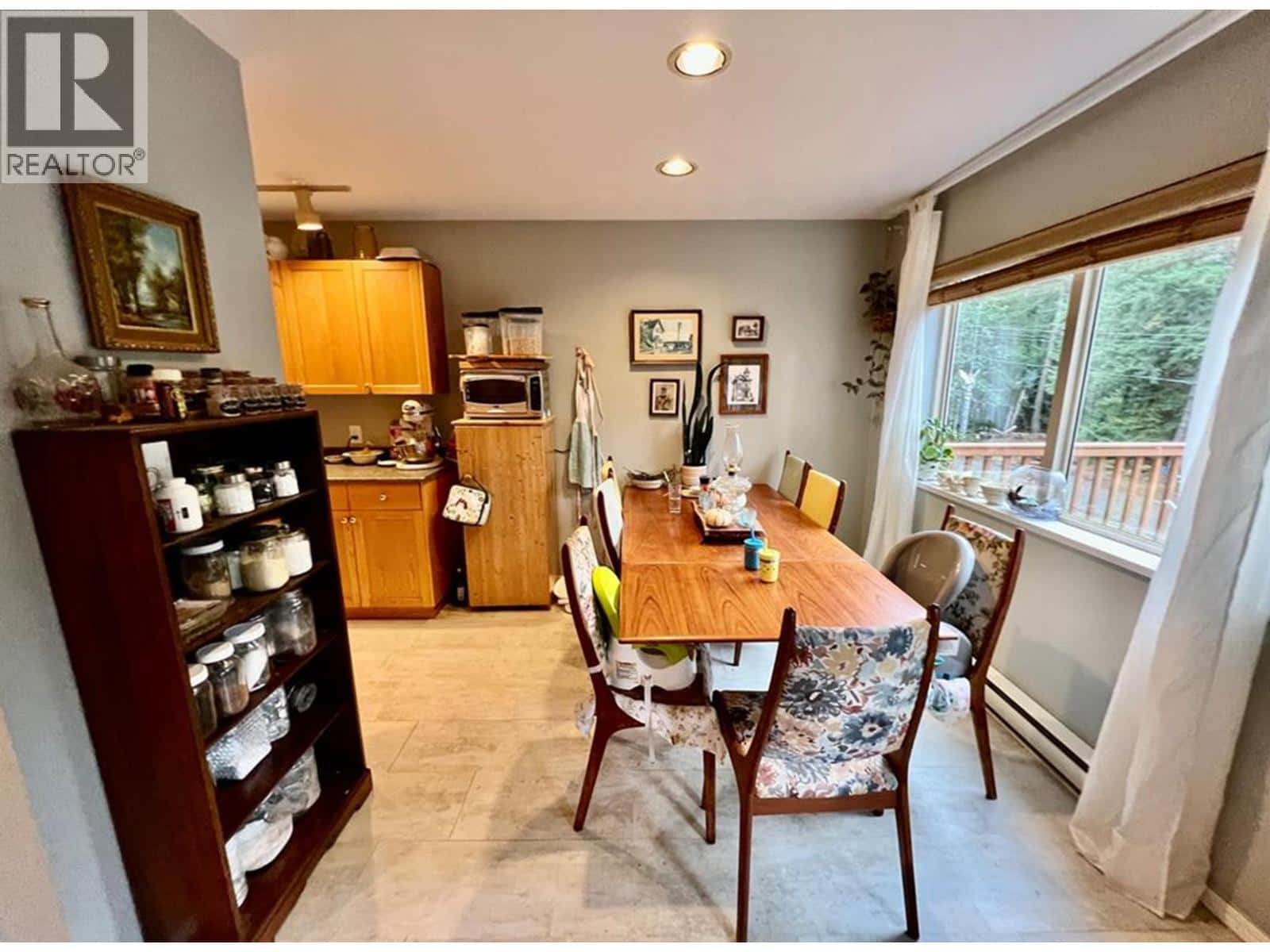 702 CHARTER ROAD — Mayne Island, British Columbia - Photo 4 of 8