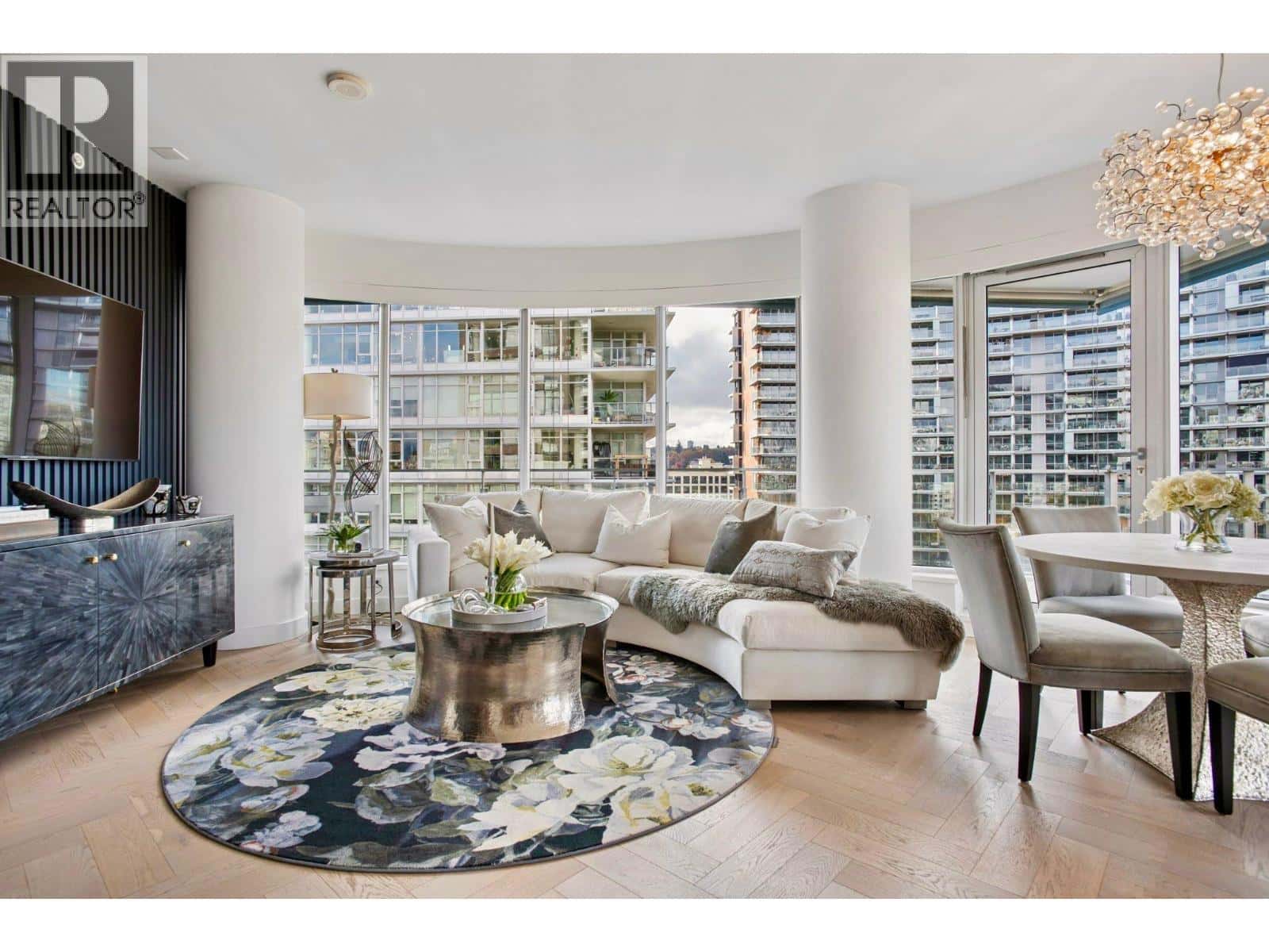 705 181 W 1ST AVENUE — Vancouver, British Columbia - Photo 2 of 38