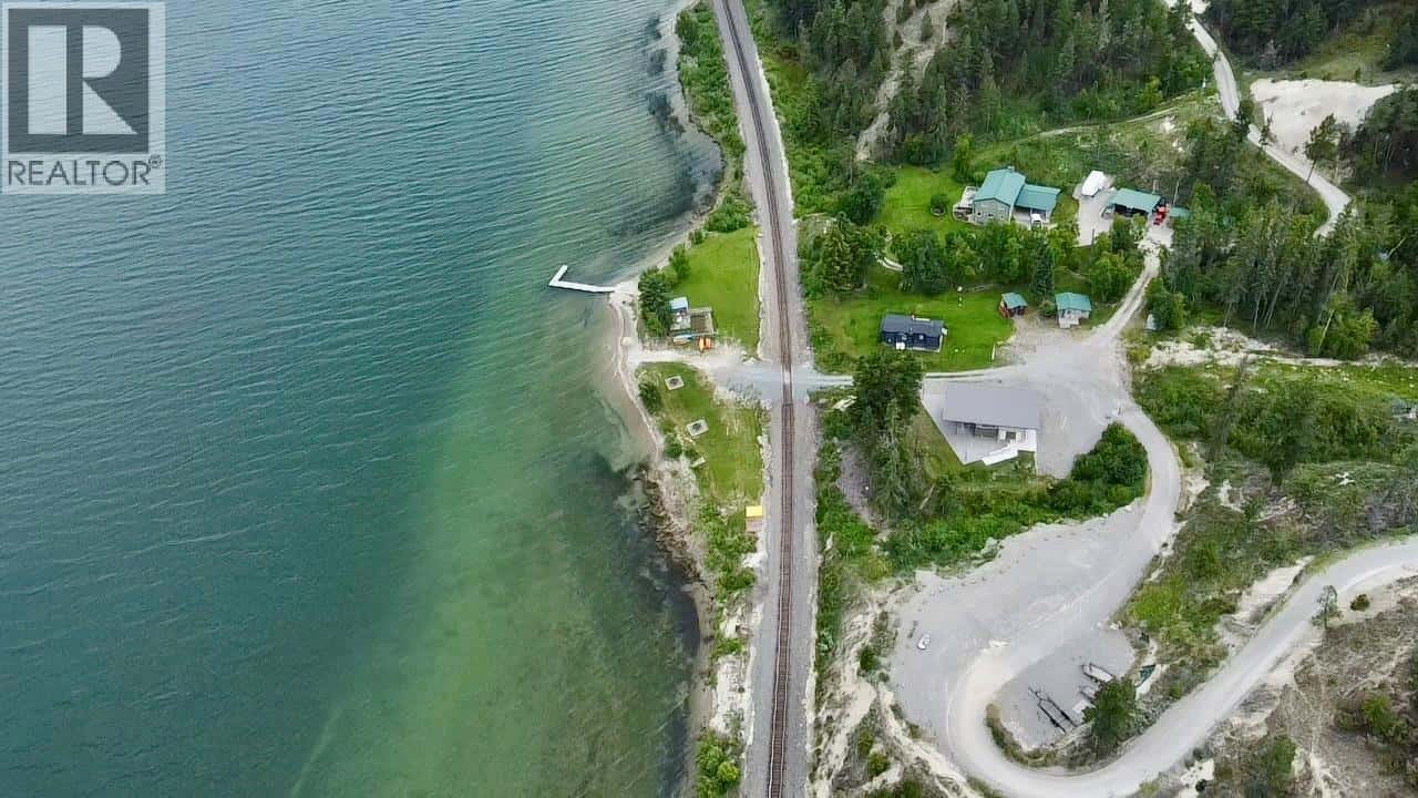 6200 COLUMBIA LAKE Road Unit# Lot 11 — Fairmont Hot Springs, British Columbia - Photo 2 of 15