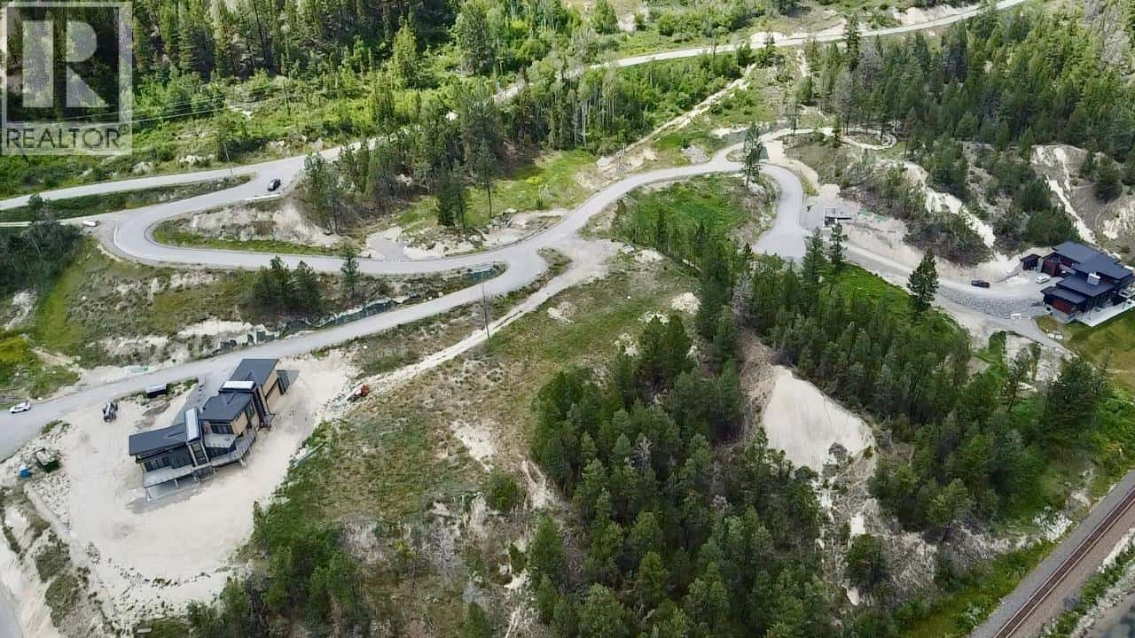 6200 COLUMBIA LAKE Road Unit# Lot 11 — Fairmont Hot Springs, British Columbia - Photo 4 of 15