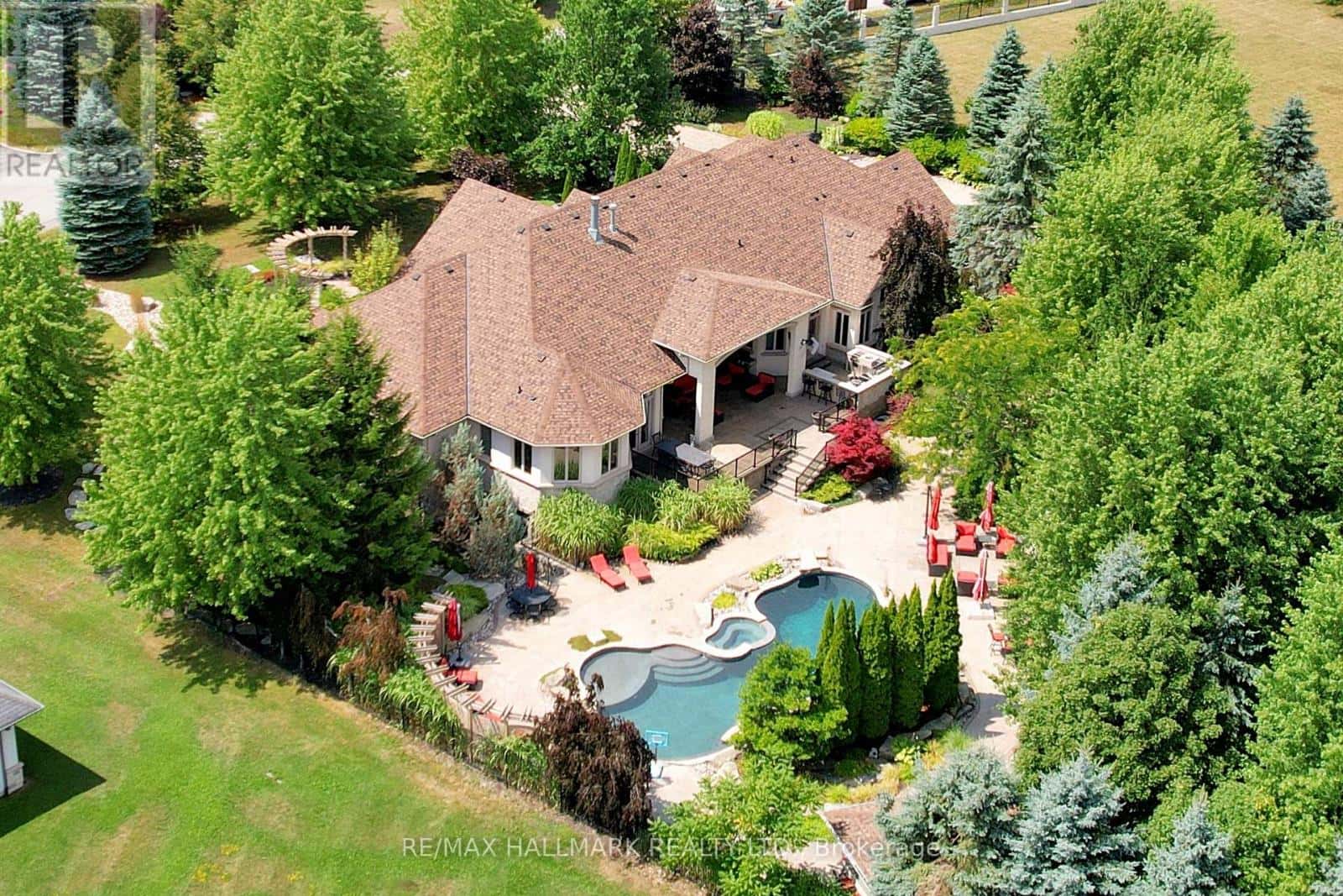 63 GRAYFIELD DRIVE — Whitchurch-Stouffville (Ballantrae), Ontario - Photo 2 of 49