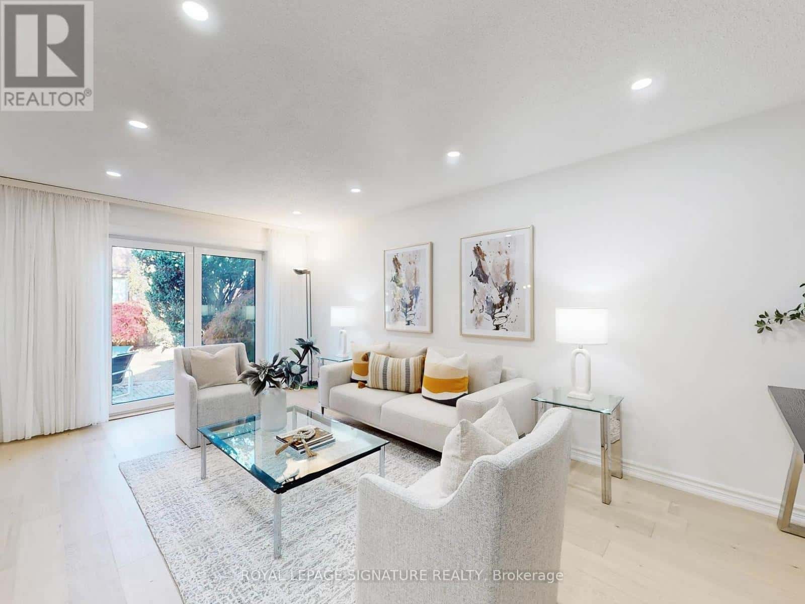 4 LARKSMERE COURT — Markham (Milliken Mills West), Ontario - Photo 3 of 40