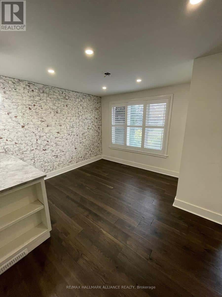 22 BEVAN COURT — Hamilton (Rosedale), Ontario - Photo 5 of 20