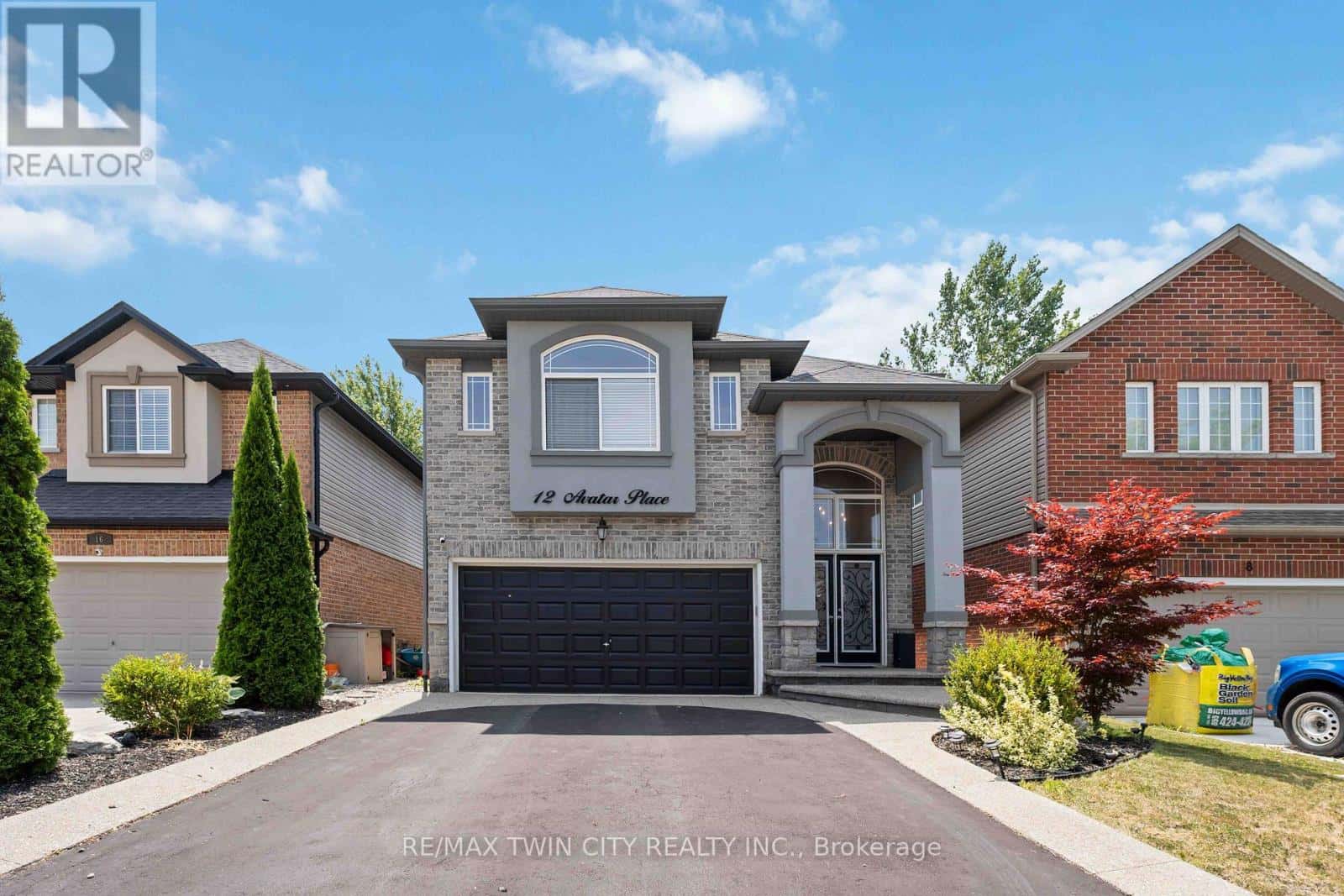 12 AVATAR PLACE — Hamilton (Mount Hope), Ontario - Photo 5 of 48