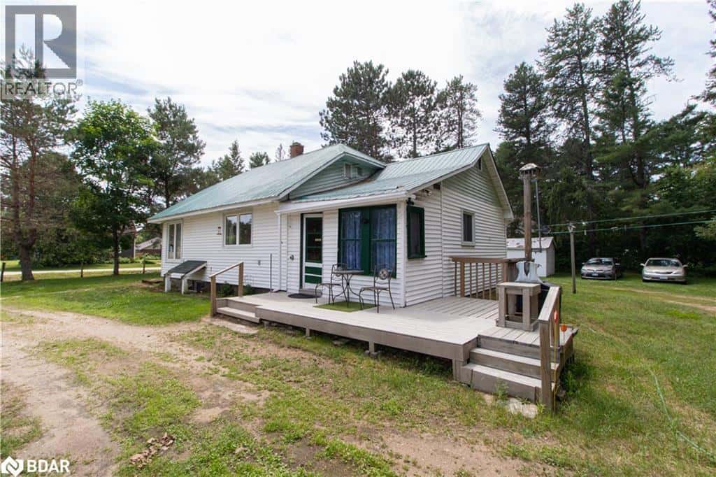 152 OTTAWA Avenue — South River, Ontario - Photo 5 of 38