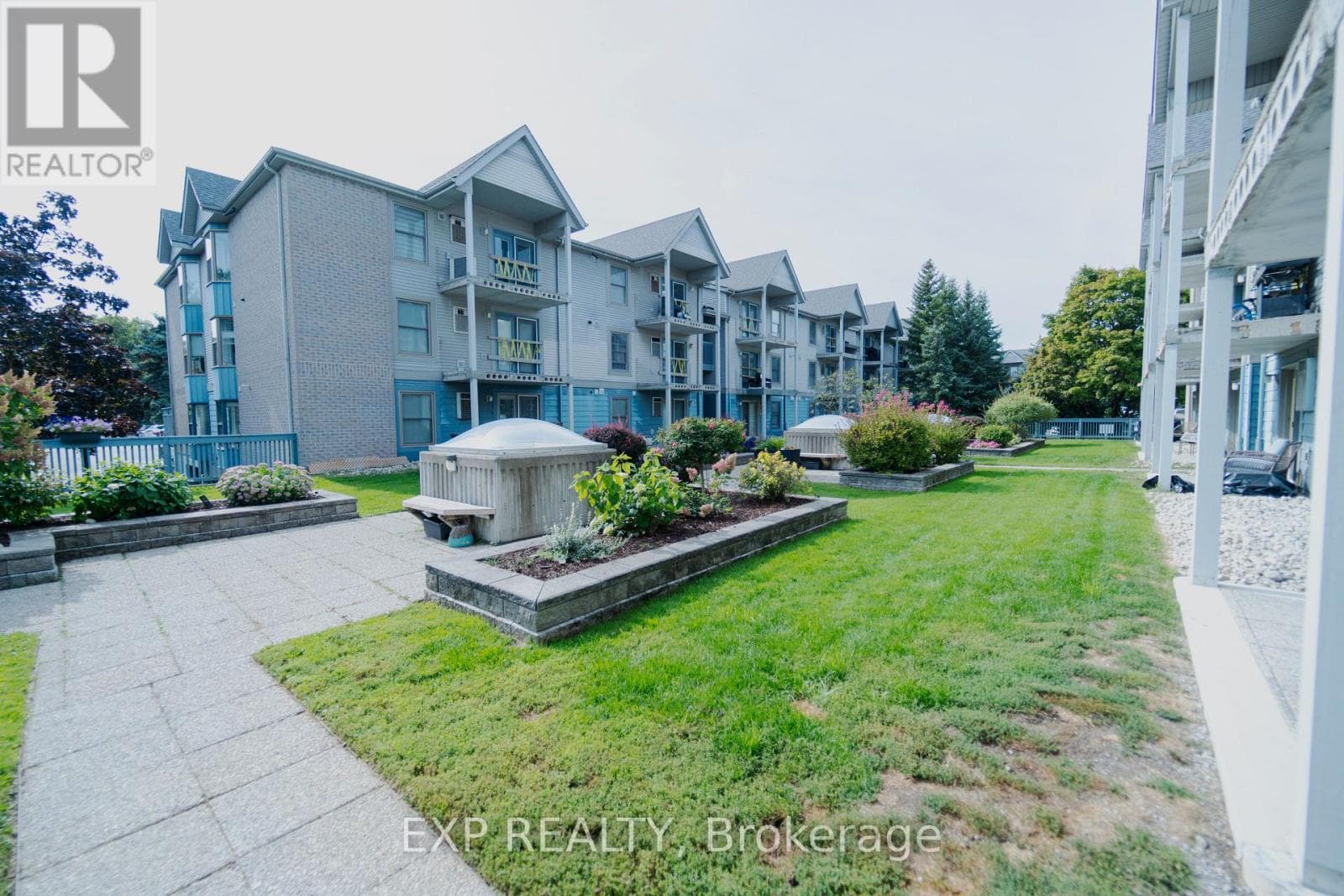 124 - 2010 CLEAVER AVENUE — Burlington (Headon), Ontario - Main photo