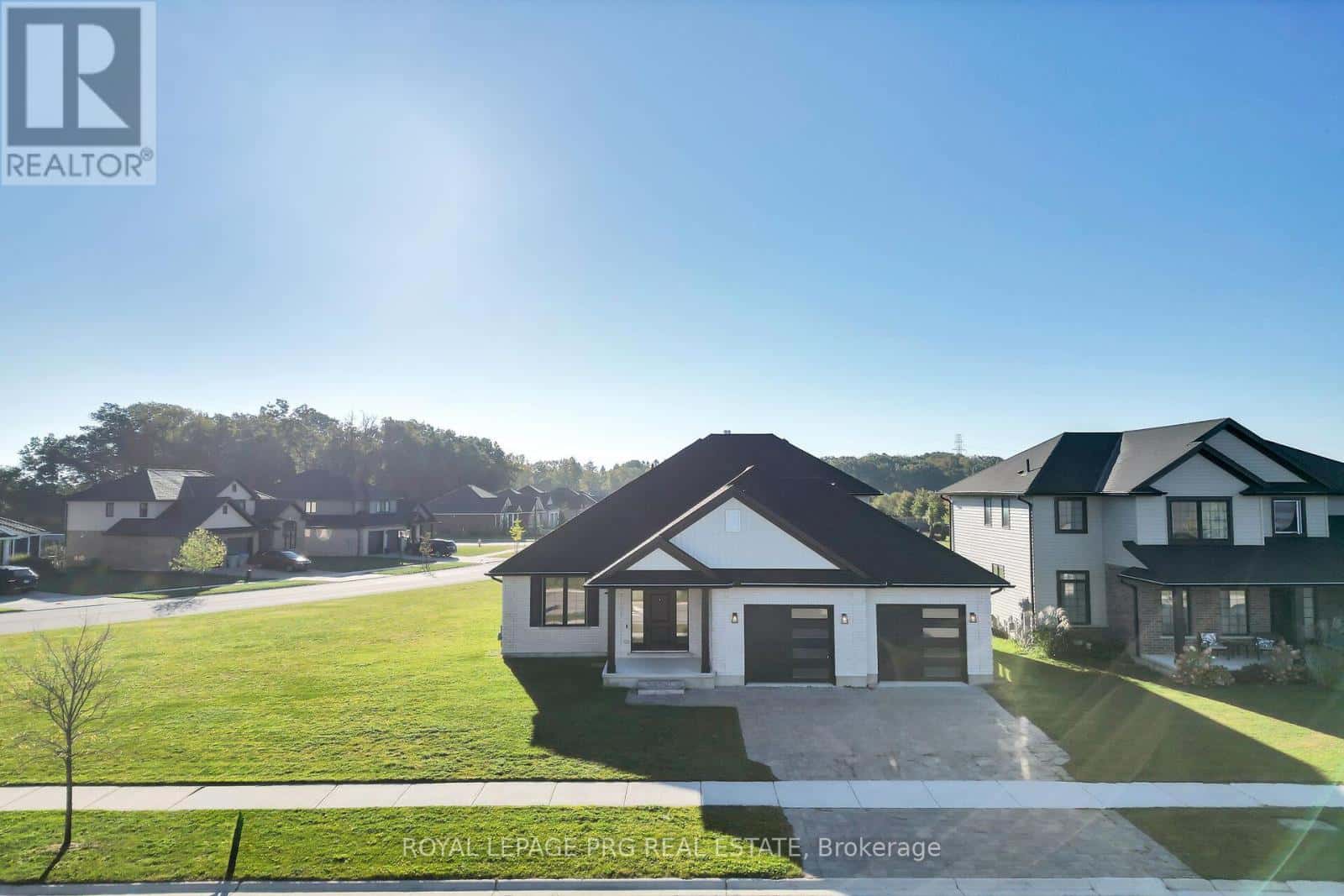 649 TULL STREET — Strathroy-Caradoc (Mount Brydges), Ontario - Photo 2 of 50