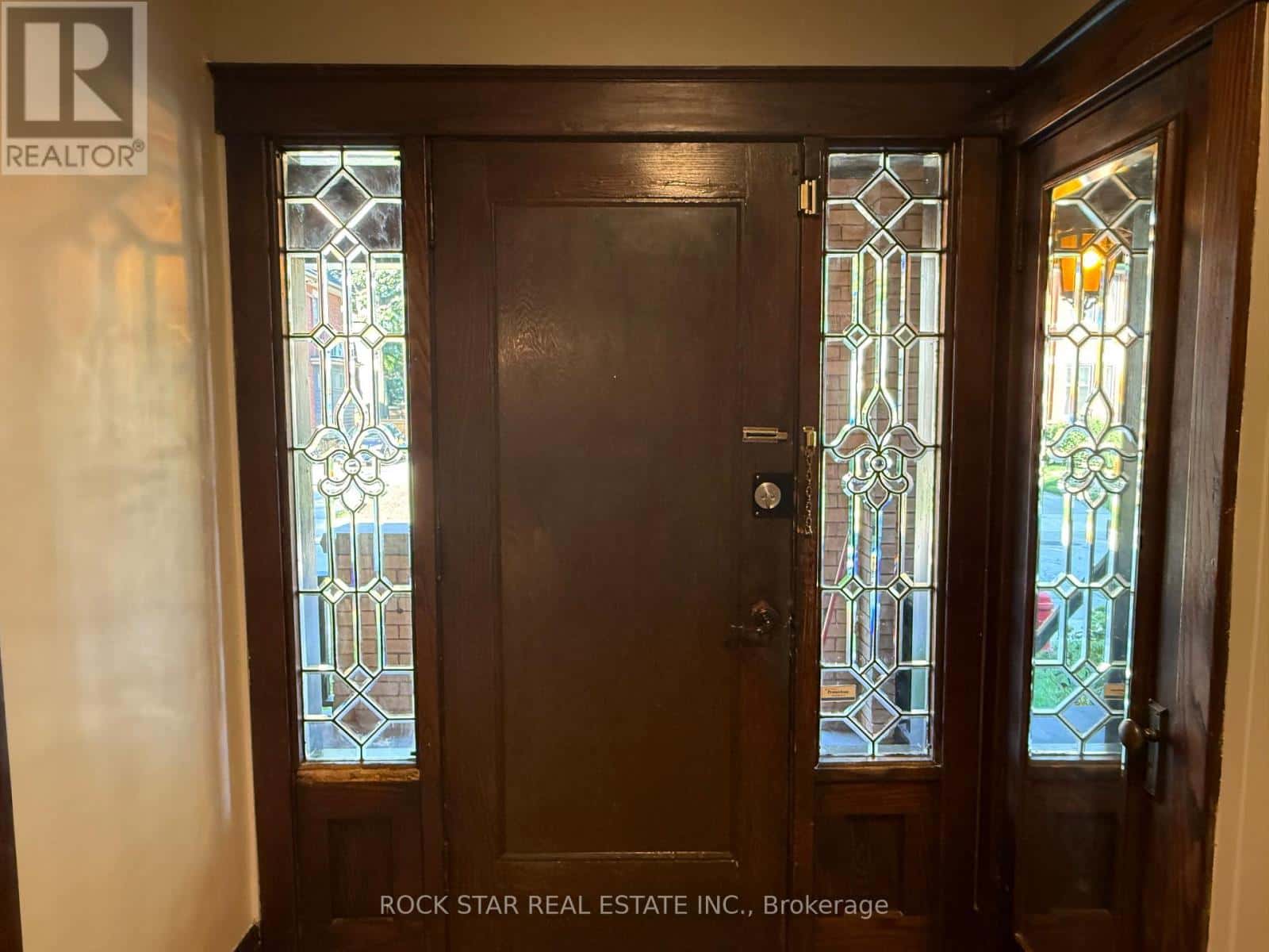 203 FAIRLEIGH AVENUE S — Hamilton (St. Clair), Ontario - Photo 5 of 23