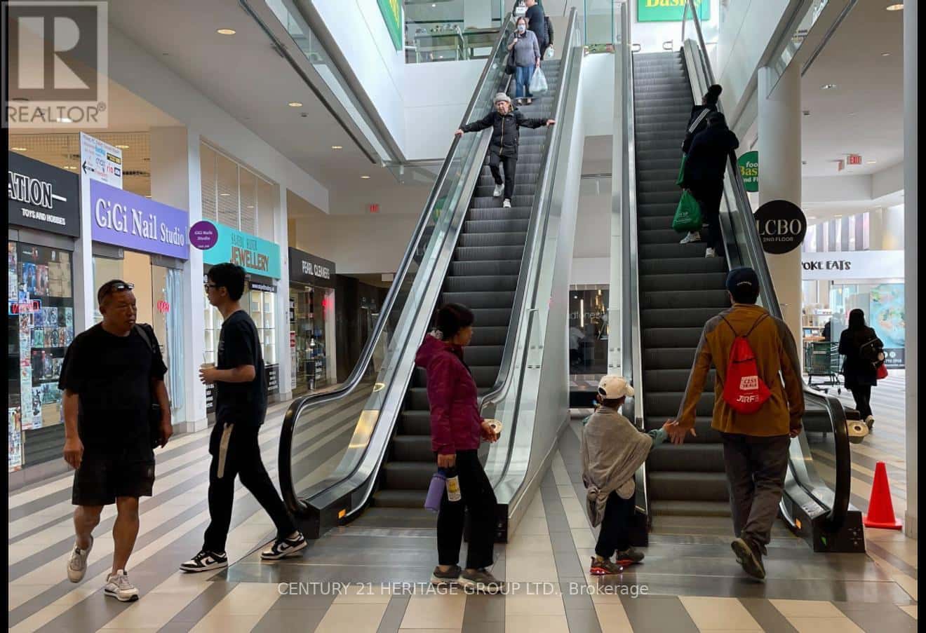 127-129 - 4750 YONGE STREET — Toronto (Lansing-Westgate), Ontario - Photo 5 of 14