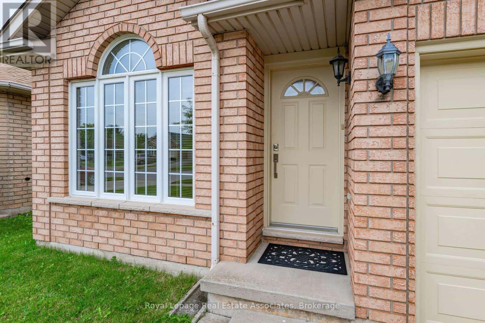 2887 DARIEN ROAD — Burlington (Rose), Ontario - Photo 4 of 42