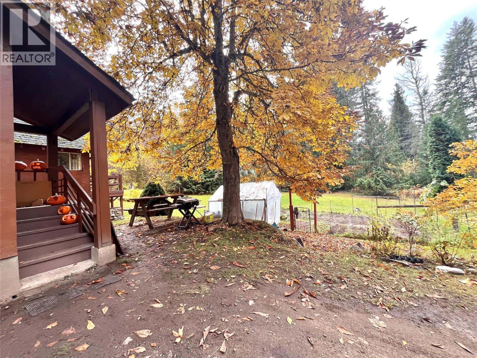 7476 Highway 6 Highway — Winlaw, British Columbia - Photo 4 of 41