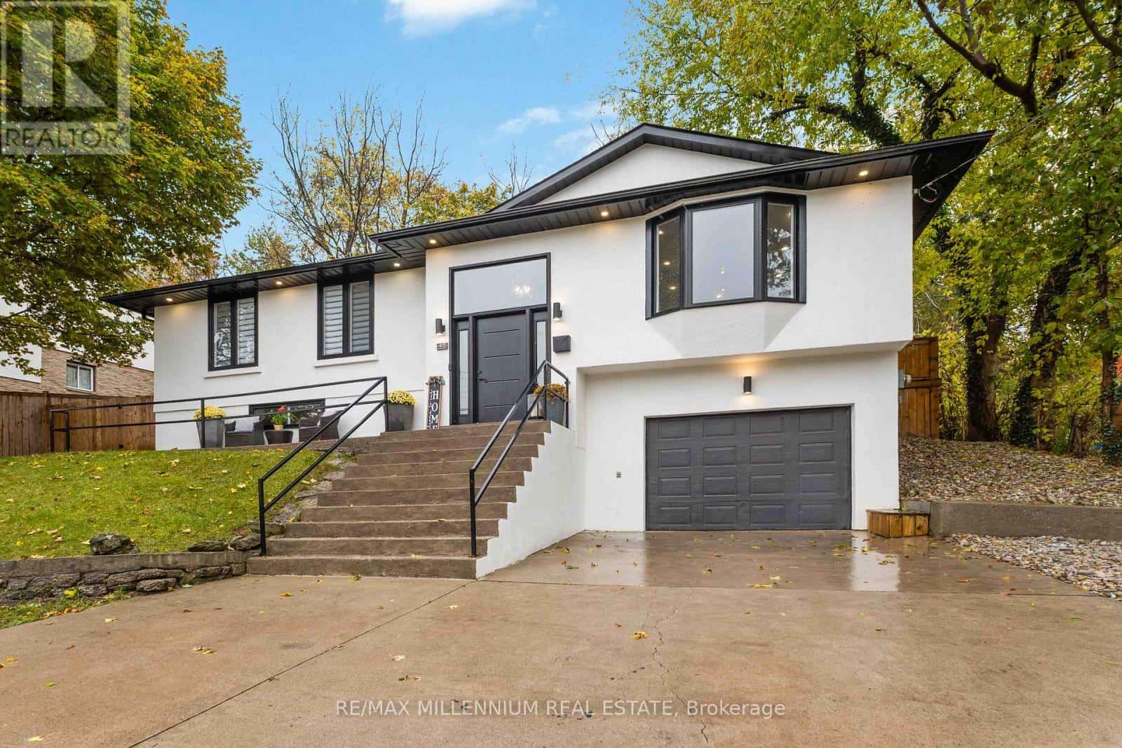 45 BRADLEY STREET — St. Catharines (Burleigh Hill), Ontario - Photo 5 of 50