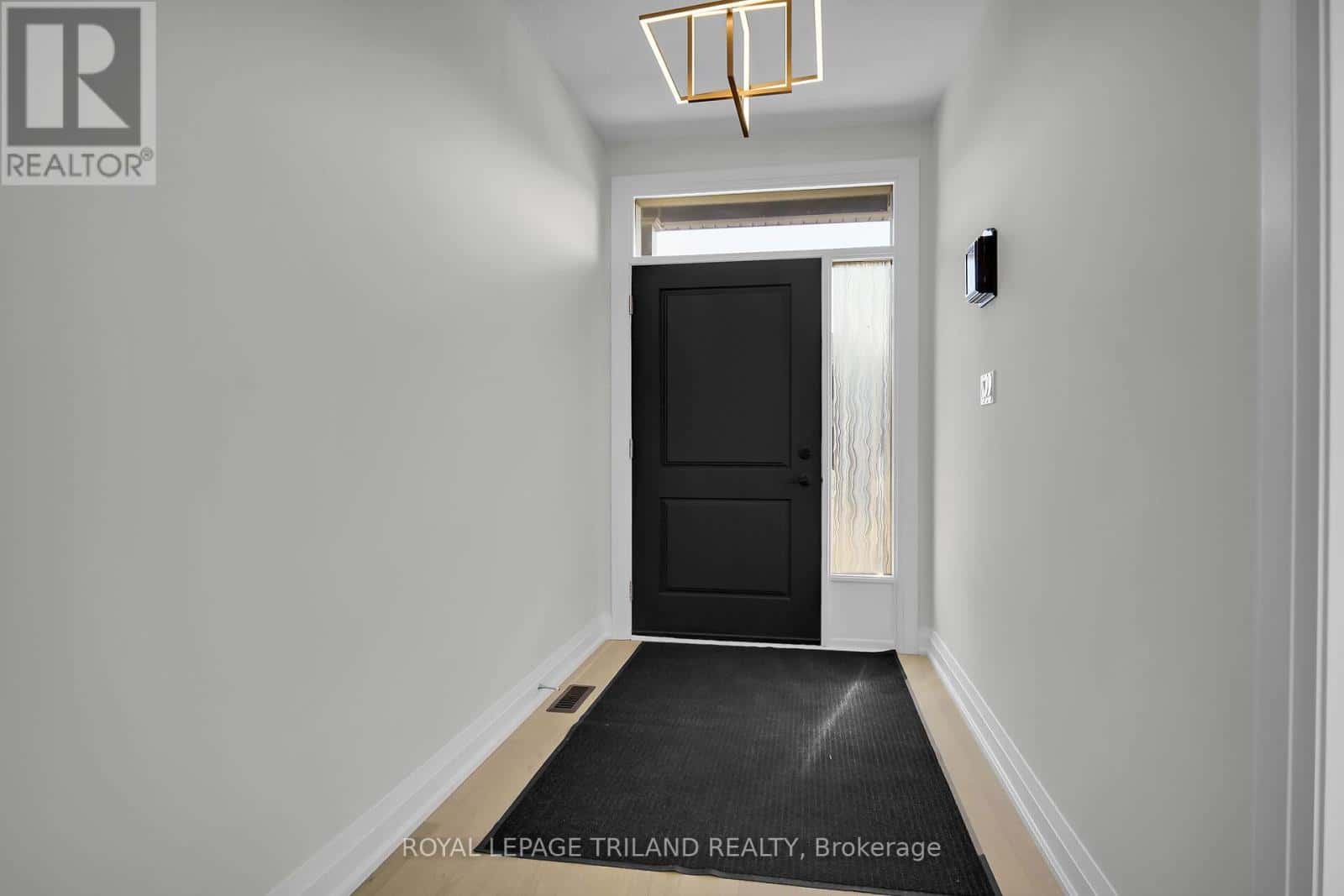 6 - 383 DAVENTRY WAY — Middlesex Centre (Kilworth), Ontario - Photo 4 of 46