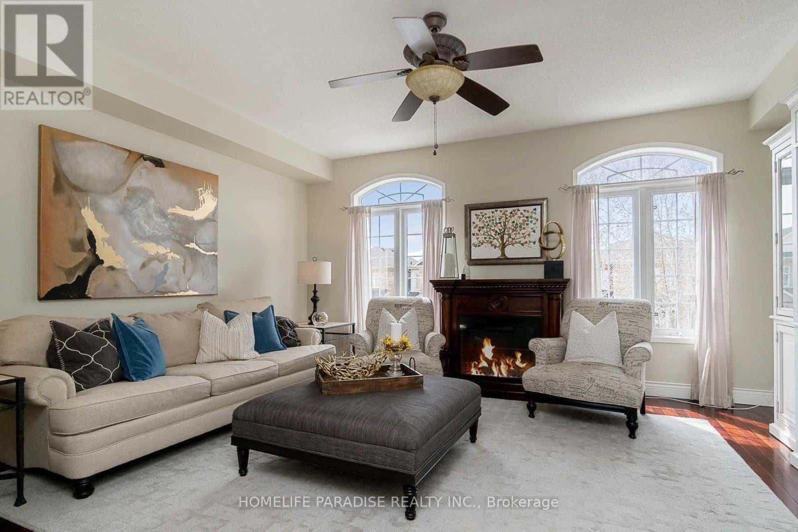 2368 SUTTON DRIVE — Burlington (Orchard), Ontario - Photo 2 of 13