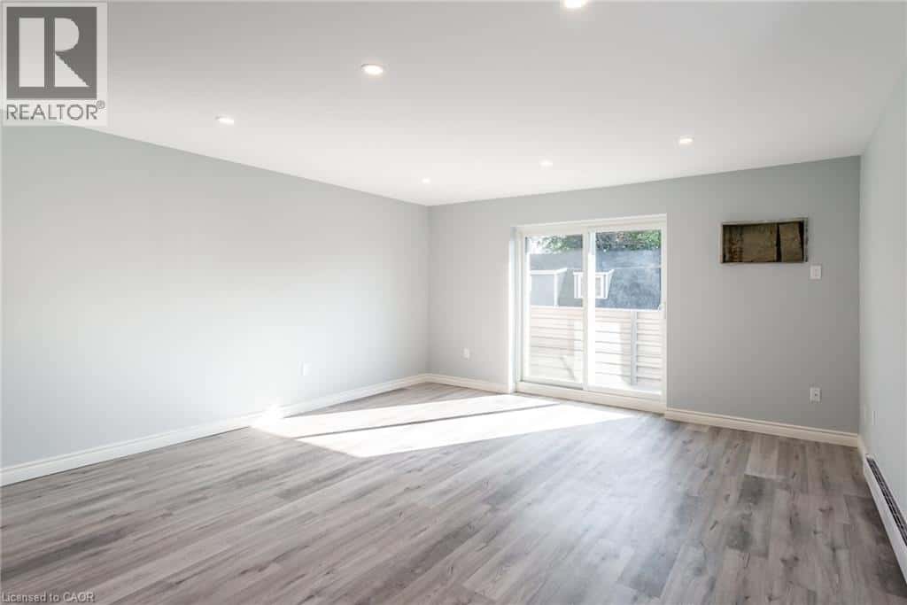 529 ELM Street Unit# 16 — Port Colborne, Ontario - Photo 4 of 18