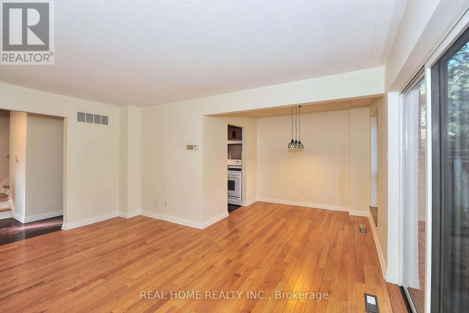 10 FARINA MILL WAY — Toronto (St. Andrew-Windfields), Ontario - Photo 5 of 38