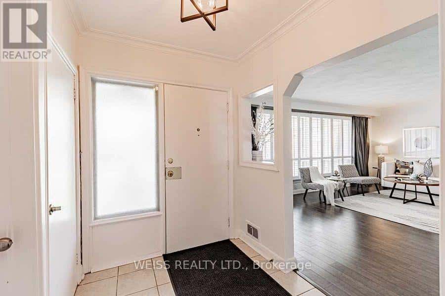 3 ACTON AVENUE — Toronto (Bathurst Manor), Ontario - Photo 5 of 24