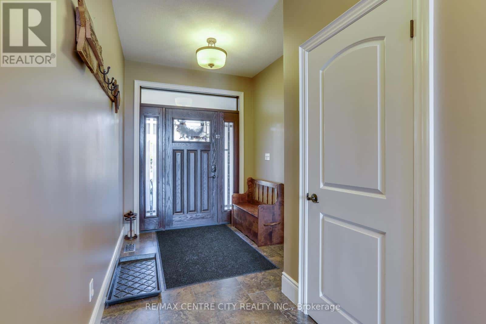 51155 CLINTON STREET — Malahide (Springfield), Ontario - Photo 5 of 50