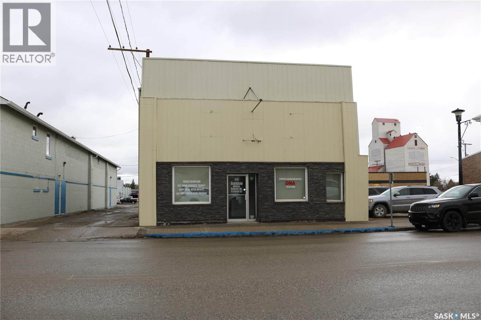 608 Main STREET — Moosomin, Saskatchewan - Main photo