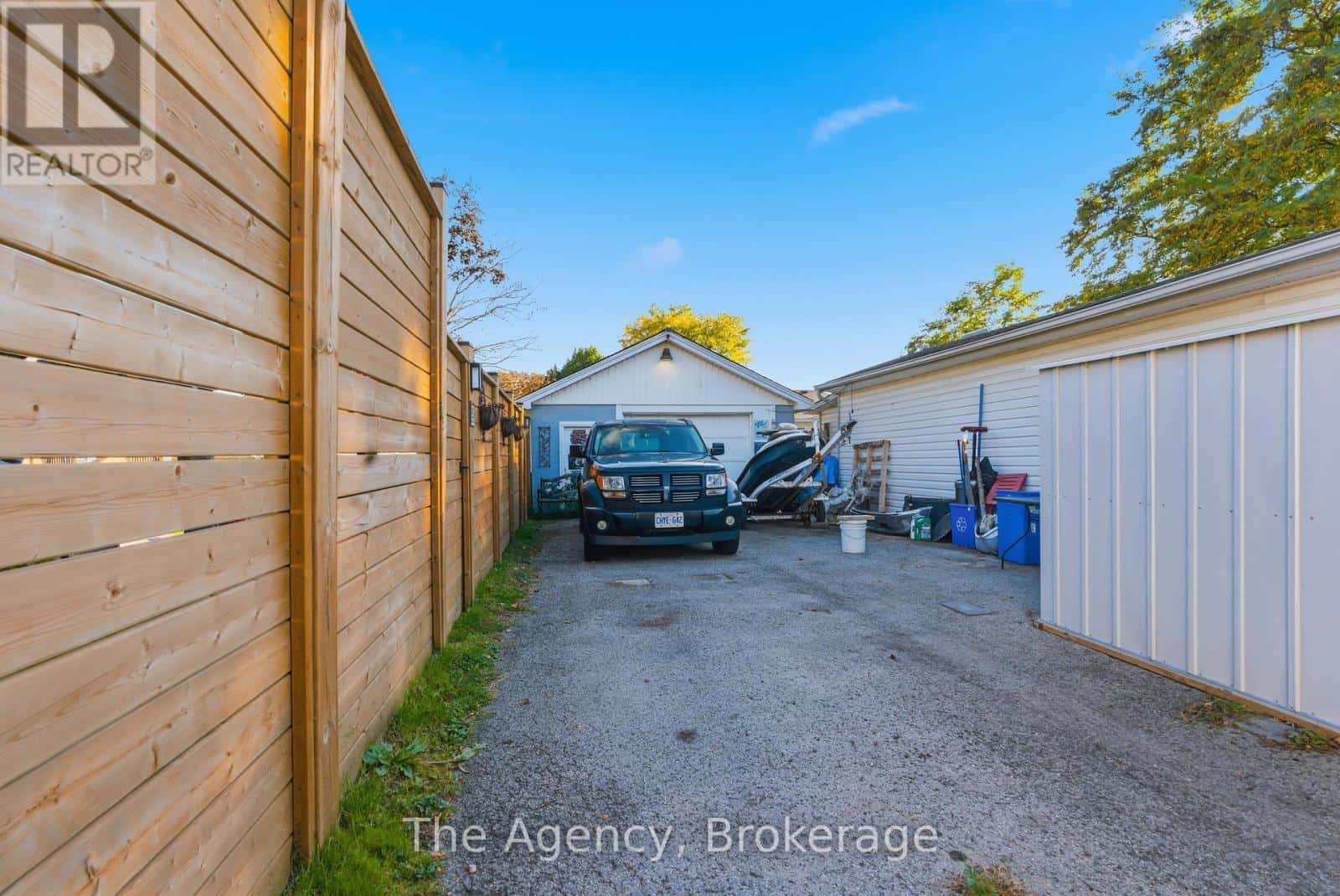 14 HEYWOOD AVENUE — St. Catharines (Bunting/Linwell), Ontario - Photo 5 of 35