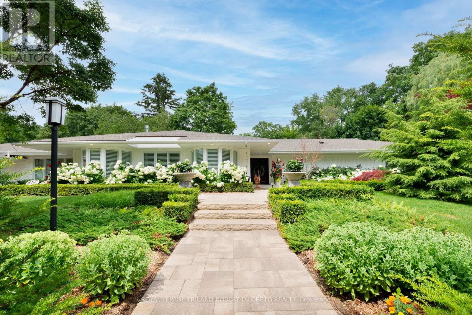 1 DONCASTER AVENUE — London North (North J), Ontario - Main photo