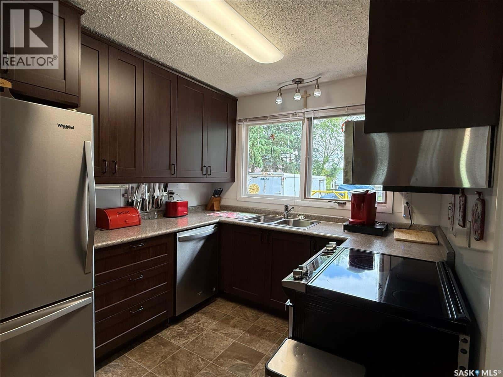 704 1st AVENUE — Loon Lake, Saskatchewan - Photo 3 of 30