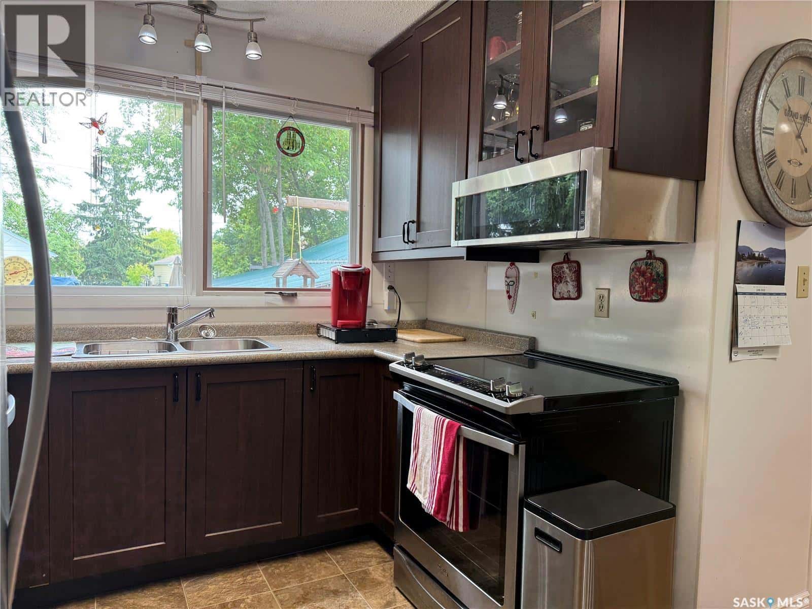 704 1st AVENUE — Loon Lake, Saskatchewan - Photo 4 of 30