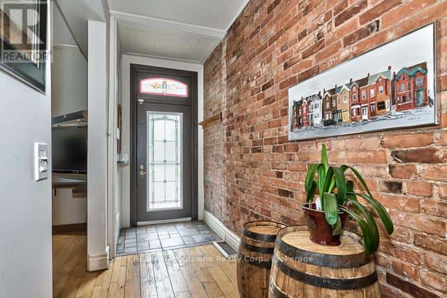 19 OXFORD STREET — Hamilton (Strathcona), Ontario - Photo 4 of 30